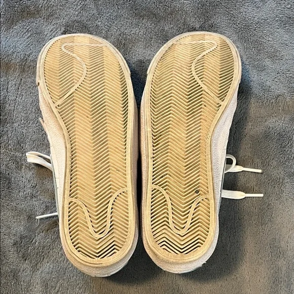 Nike Women's White and Light Blue Sneakers - Picture 5 of 7